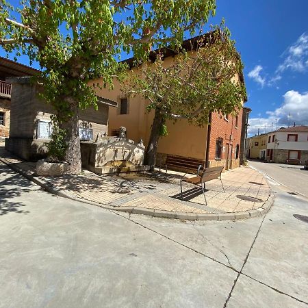 Albergue El Camino De Santovenia Сантовения-де-Ока Экстерьер фото